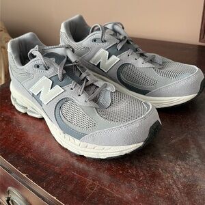 New Balance gray sneakers - NWOT size 6.5